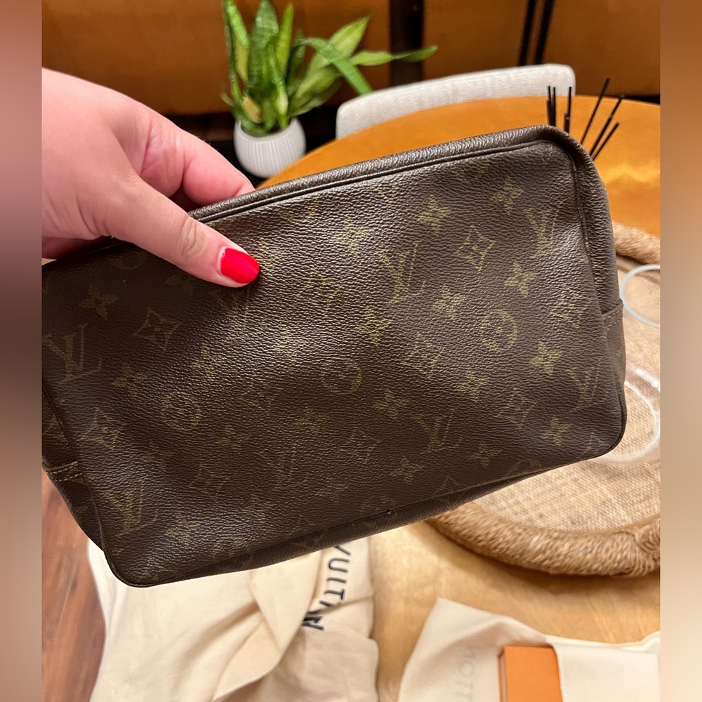 Louis Vuitton Trousse 28